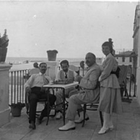 AUTOR DESCONOCIDO. Retrato de grupo en la playa de Valencia. 1916. ES.462508.ADPV/Colección Cháfer, imagen nº 02353