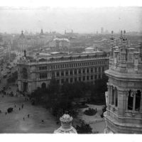 AUTOR DESCONOCIDO. Vista parcial de la confluencia de la calle Alcalá con el paseo del Prado de Madrid. Madrid. 1916. ES.462508.ADPV/Colección Cháfer, imagen nº 02448