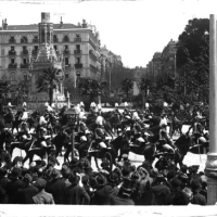AUTOR DESCONOCIDO. Desfile en la plaza de Colón de Madrid. Madrid. 1916. ES.462508.ADPV/Colección Cháfer, imagen nº 02486