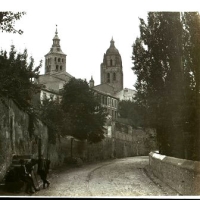 AUTOR DESCONOCIDO. Vista parcial de una calle de Segovia. Segovia. 1916. ES.462508.ADPV/Colección Cháfer, imagen nº 02503