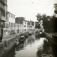 AUTOR DESCONOCIDO. Vista general de un canal. Venecia. 1900. ES.462508.ADPV/Colección Gamón, imagen nº 06778