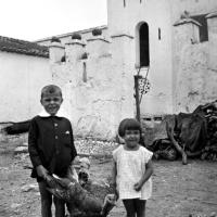 JUAN PONCE PARRÉS. Manuel y Mª Pilar Guillem con un pavo. Rocafort. 1921. ES.462508.ADPV/Colección Santiago Ponce, imagen nº 06093